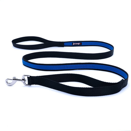 Black and Blue two-tone nylon dog leash with metal clip and Smoochy Poochy branded tag